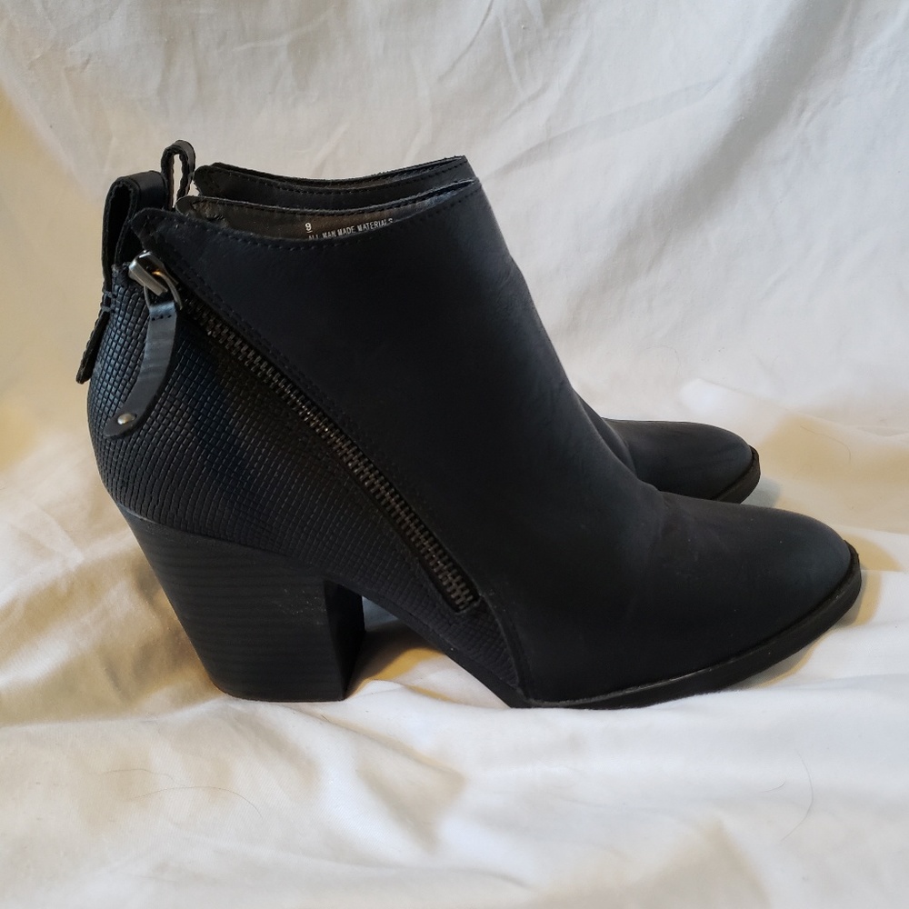 DV Ankle Booties